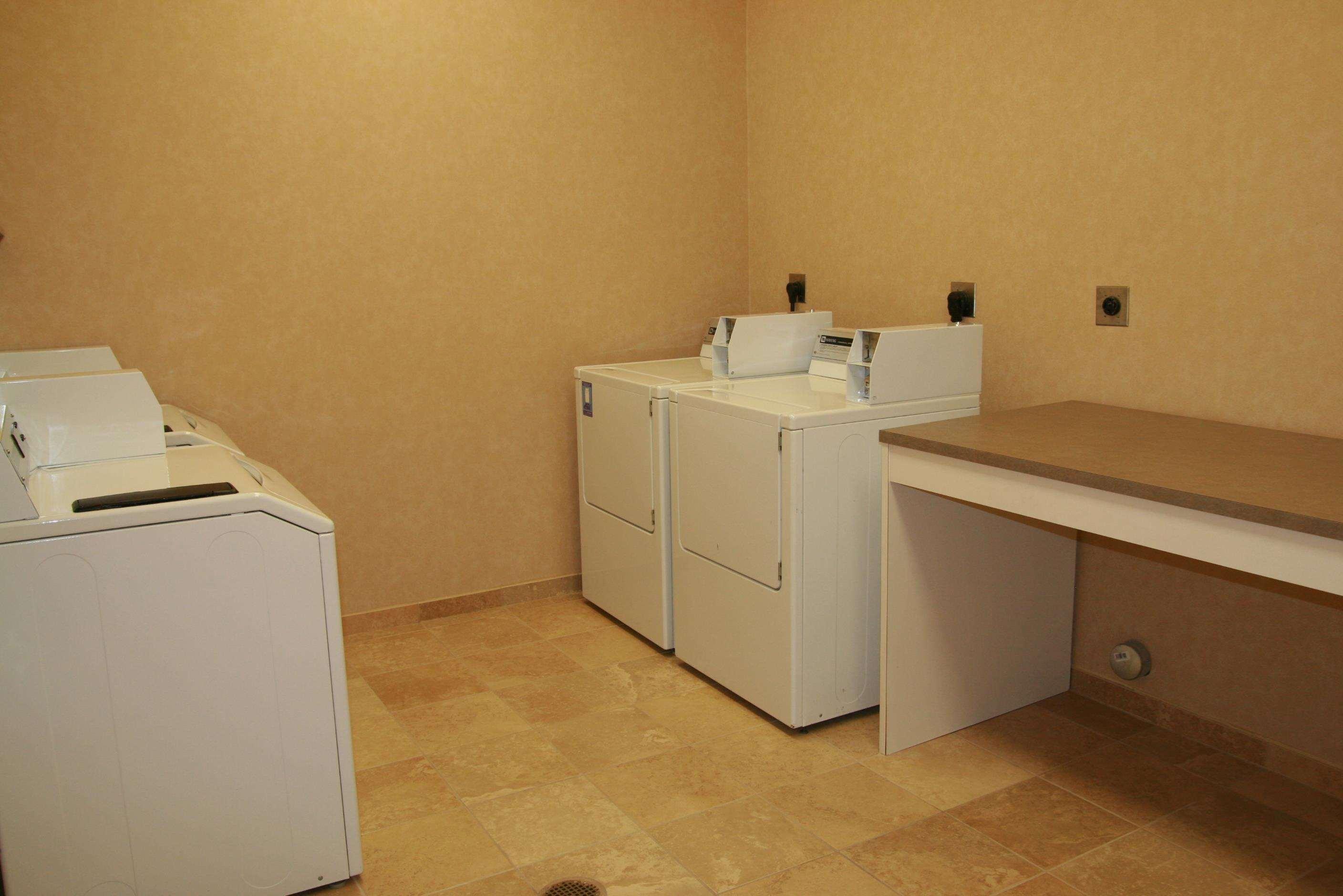 Newly Renovated Hampton Inn Omaha West Lakeside Экстерьер фото
