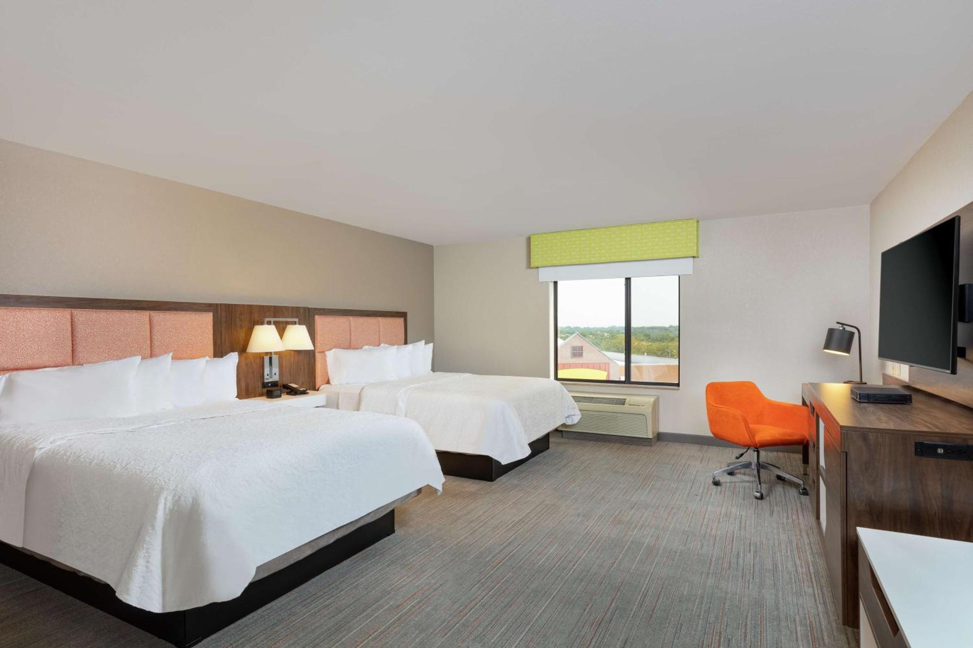 Newly Renovated Hampton Inn Omaha West Lakeside Экстерьер фото
